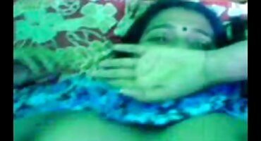 sex cha con trung quốc Người Phụ nữ Nhật bản đưa âm hộ lông của mình sex y tá cho nhà sản xuất.